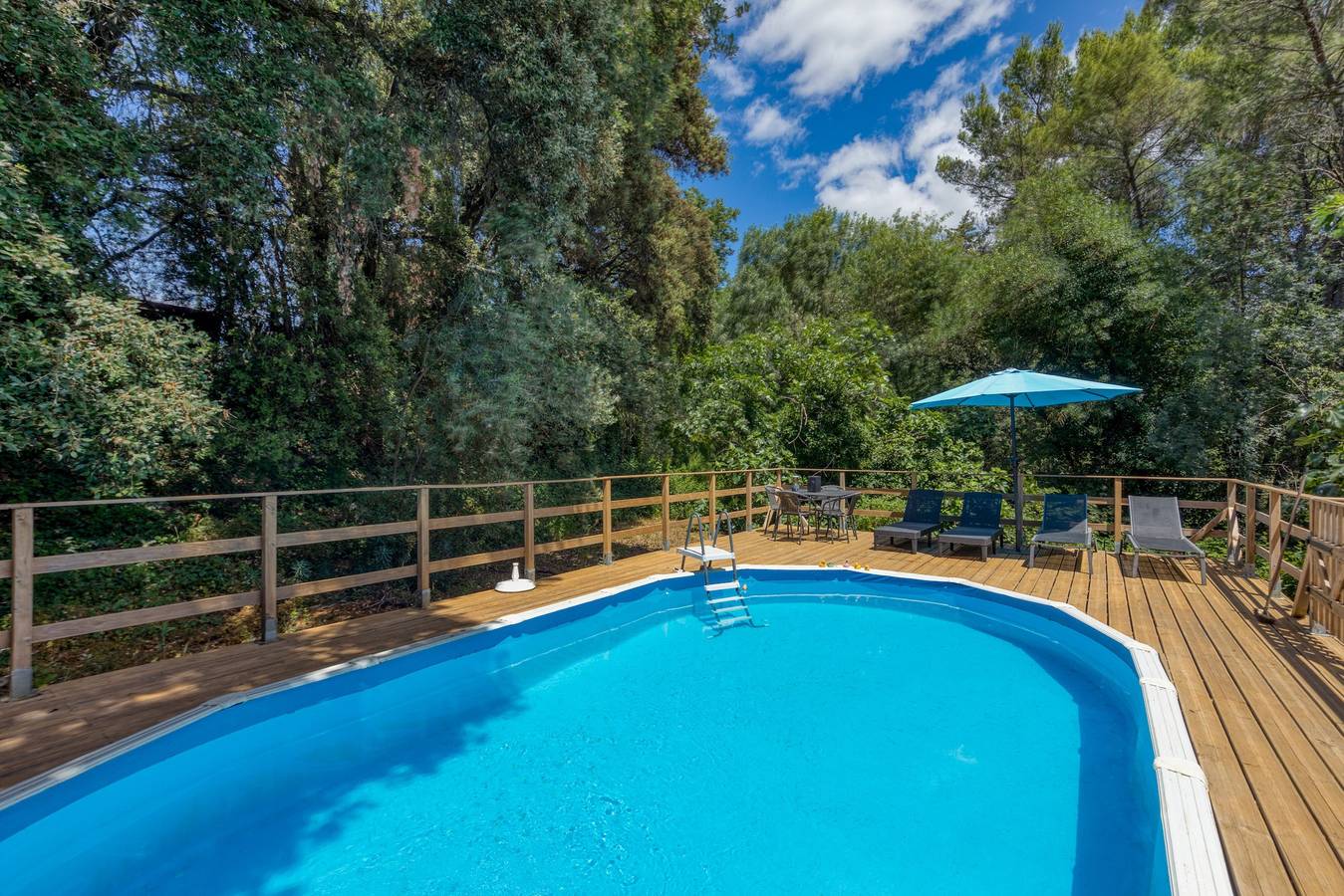 Gîte écologique avec piscine privée, terrasse et Wi-Fi à Autignac in Autignac, Côte méditerranéenne (France)
