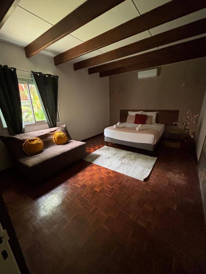 Location de vacances pour 14 personnes, avec jacuzzi ainsi que piscine et jardin à La Saline les Bains - 4