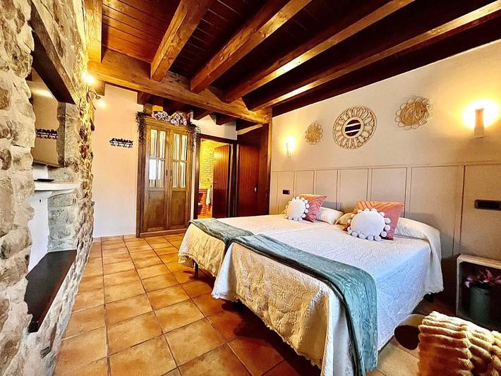 Alojamiento y desayuno para 12 personas, con vistas y balcón en Álava - 4