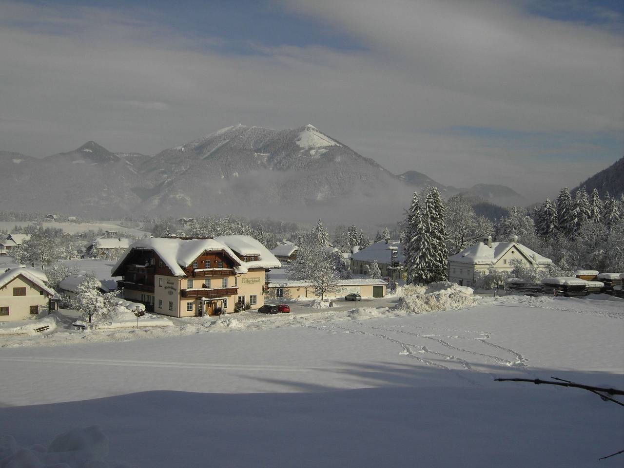 Hotel garni Weberhäusl - Doppelzimmer 9 in Strobl, Salzkammergut