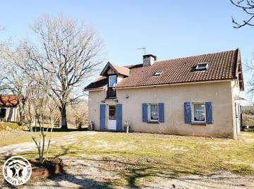 Gîte pour 8 personnes, avec terrasse et jardin à Béduer