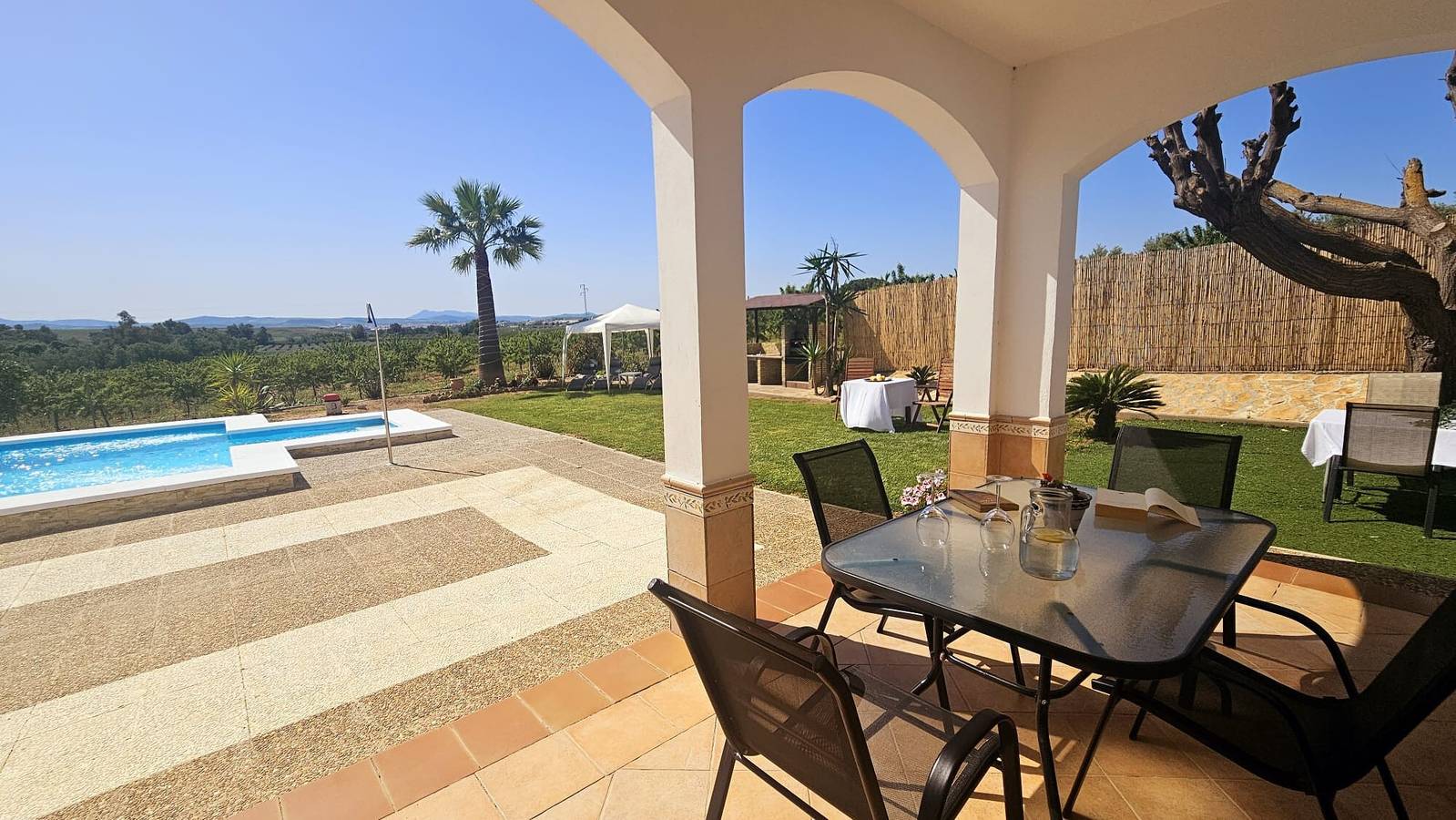 Country House 'Limones' with Private Pool, Wi-Fi and Air Conditioning in Marchena, Sevilla Province