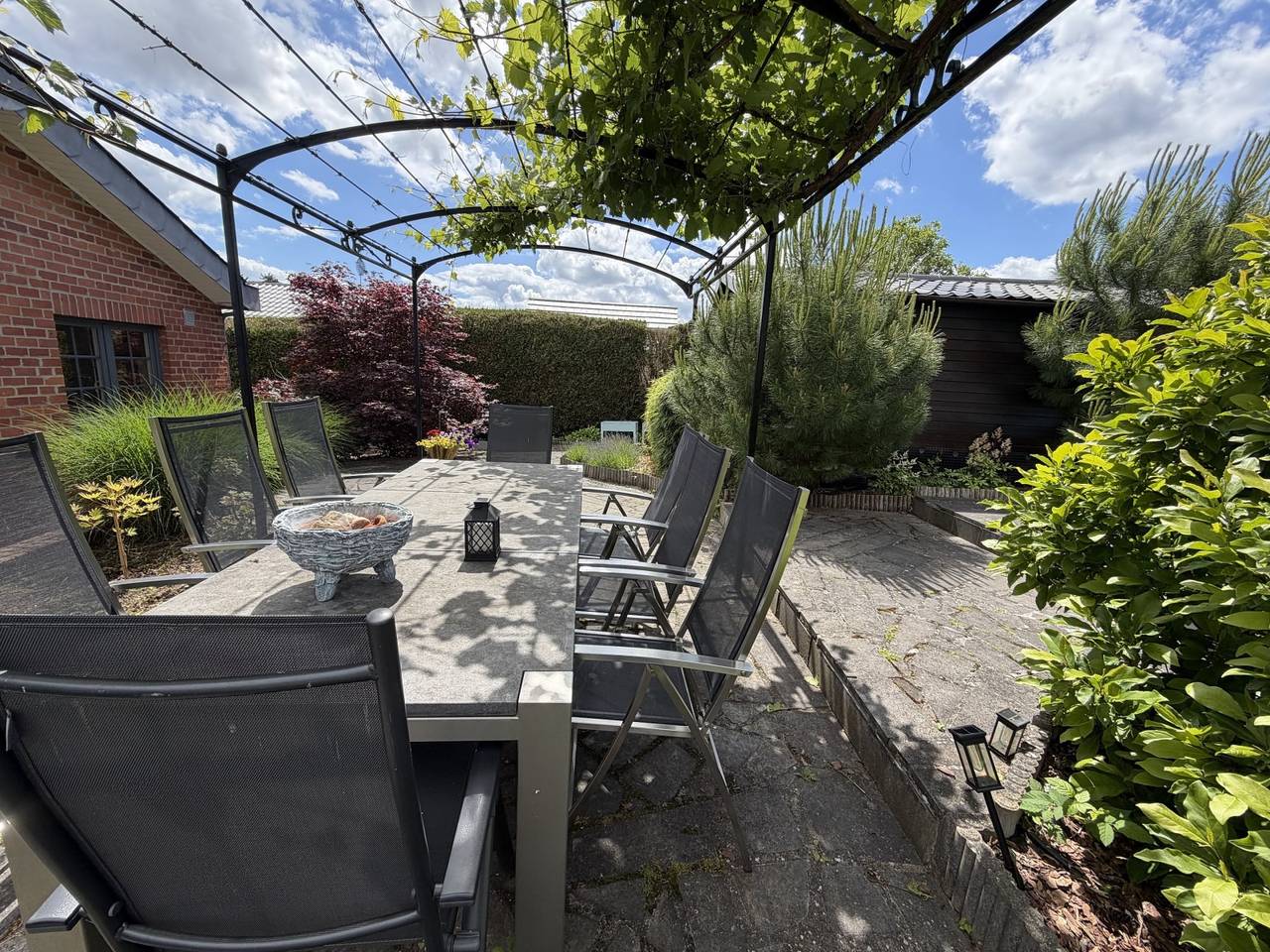 Charmantes 4-Personen Ferienhaus mit privatem Pool am Waldrand in der Nähe der Maas in Hastière, Region Namur