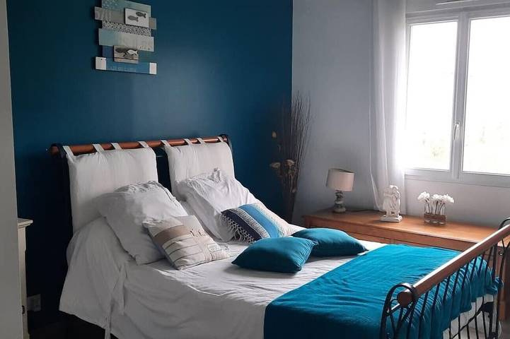 Chambre d’hôte pour 2 personnes, avec Jardin et Piscine à Montgivray