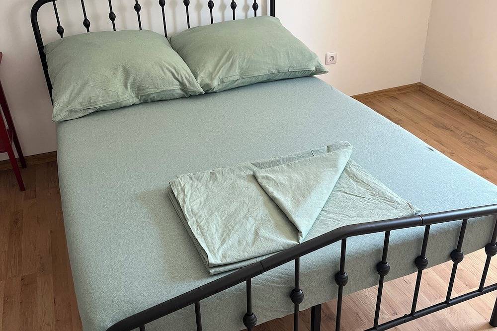 Ganze Wohnung, Möbliertes Apartment mit Küche, Esszimmer, Schafzimmer und Bad in Hamm Mark in Hamm, Ruhrgebiet