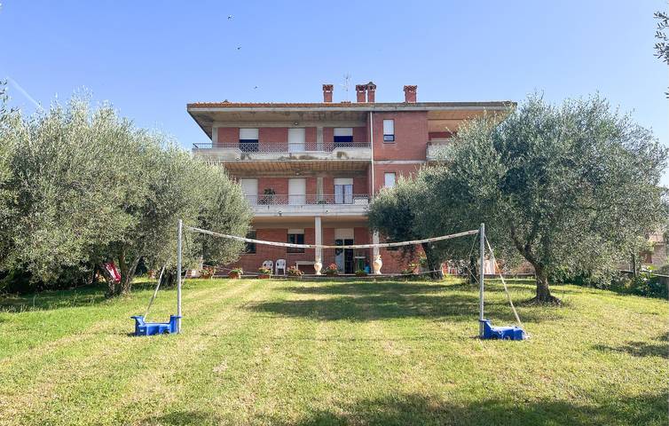 Gîte pour 4 personnes, avec terrasse ainsi que jardin et piscine, animaux acceptés à Tuoro sul Trasimeno - 2