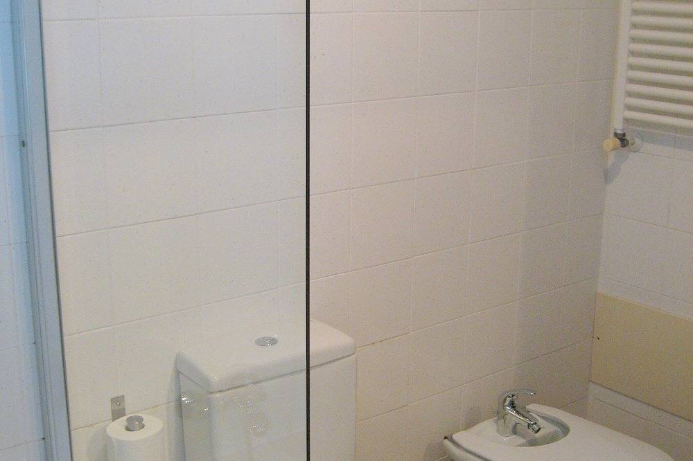 Entire apartment, Sunny apartment with priv. Pool, Greater Lisbon. Familyfriendly. in Loures, Costa de Lisboa