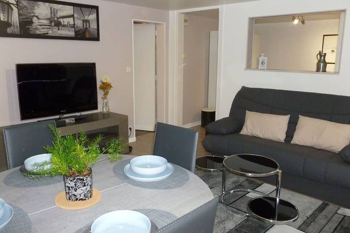 Gîte pour 4 personnes, avec Terrasse à Gavray