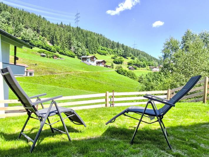 Ferienwohnung für 3 Personen, mit Garten und Terrasse in Tiroler Oberland