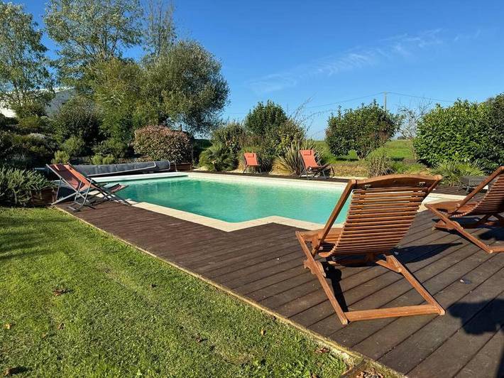 Location de vacances pour 8 personnes, avec jardin ainsi que piscine et jacuzzi, animaux acceptés à Beychac-et-Caillau - 2