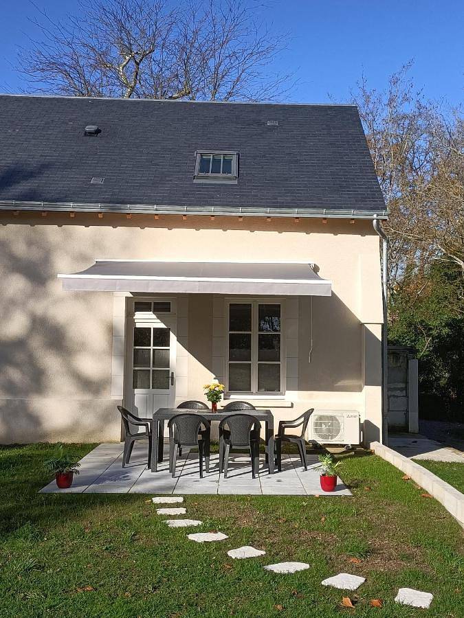 Gîte Climatisé Villa Esperanza à Valençay 1 à 5 personnes, 200 m du château proche zoo de Beauval et châteaux de la Loire, Lits prêts à l'arrivée in Valençay, Vallée de la Loire