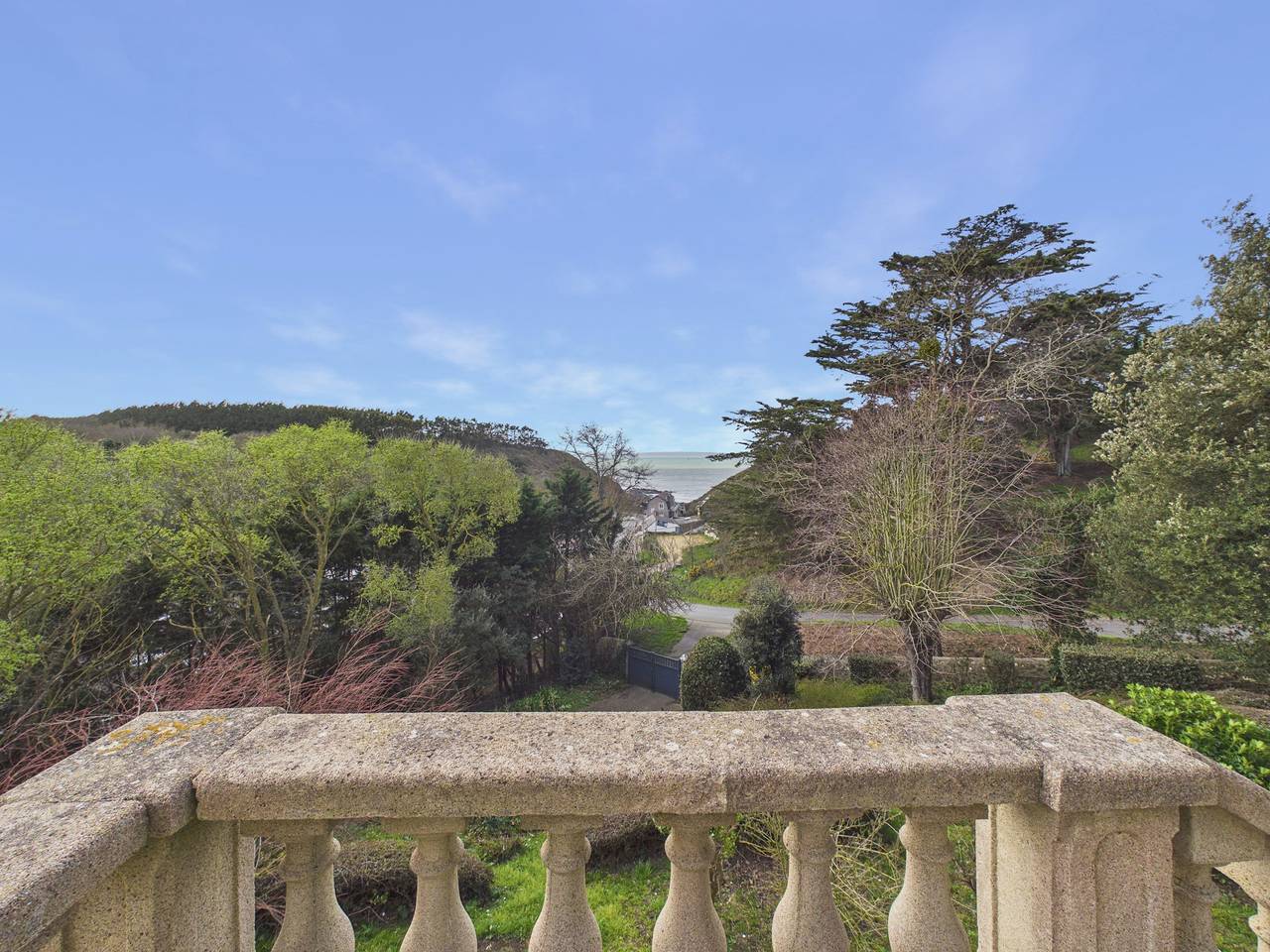 Vue mer et grand jardin à 200 m de la plage in La Cotentin, Lamballe-Armor