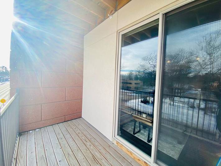 Vacation rental for 4 people, with hot tub and yard as well as balcony in Traverse City