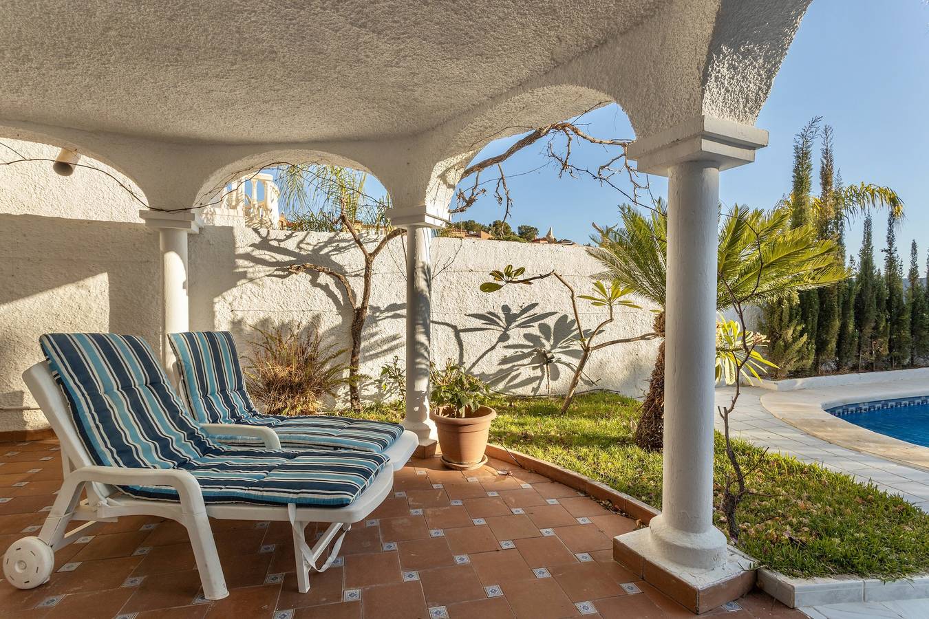 Villa Nerja with Sea View, Pool, Terrace & Wi-Fi in Playa de Burriana, Nerja