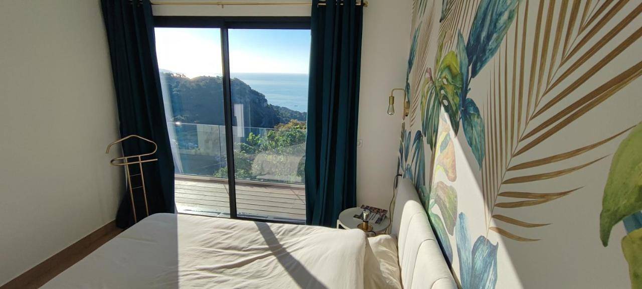 Appartement entier, Exceptional sea view apartment, Monaco 15 min in La Turbie, Côte méditerranéenne (France)
