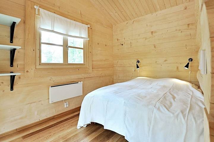 Schöne und gemütliche Hütte, offener Kamin, naturnah. Haustiere erlaubt. in Vallåsen, Halland