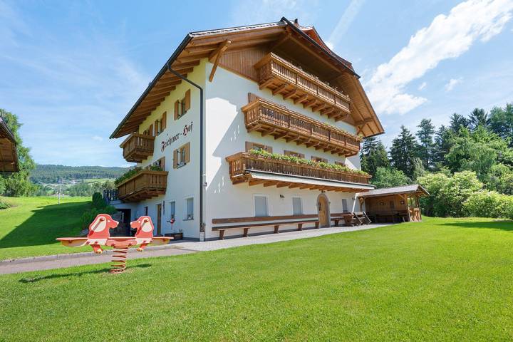 Geheel appartement, Appartement 'Morgenrot' met Uitzicht op de Bergen, Gedeeld Terras en Wifi in Mittelberg (Ritten), Ritten
