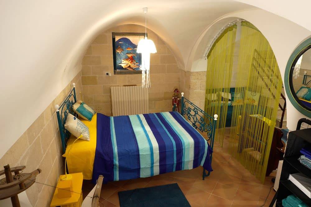 Apartamento entero, Apartamento entero | Wifi gratis | Mobiliario de estilo marinero. in Carbonara di Bari, Bari