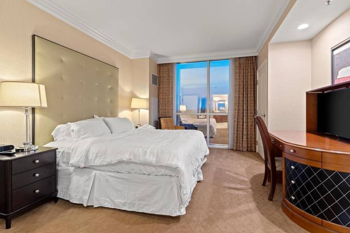 Ośrodek wypoczynkowy dla 4 osób, z jacuzzi i basen oraz balkon w Paradise (Las Vegas)