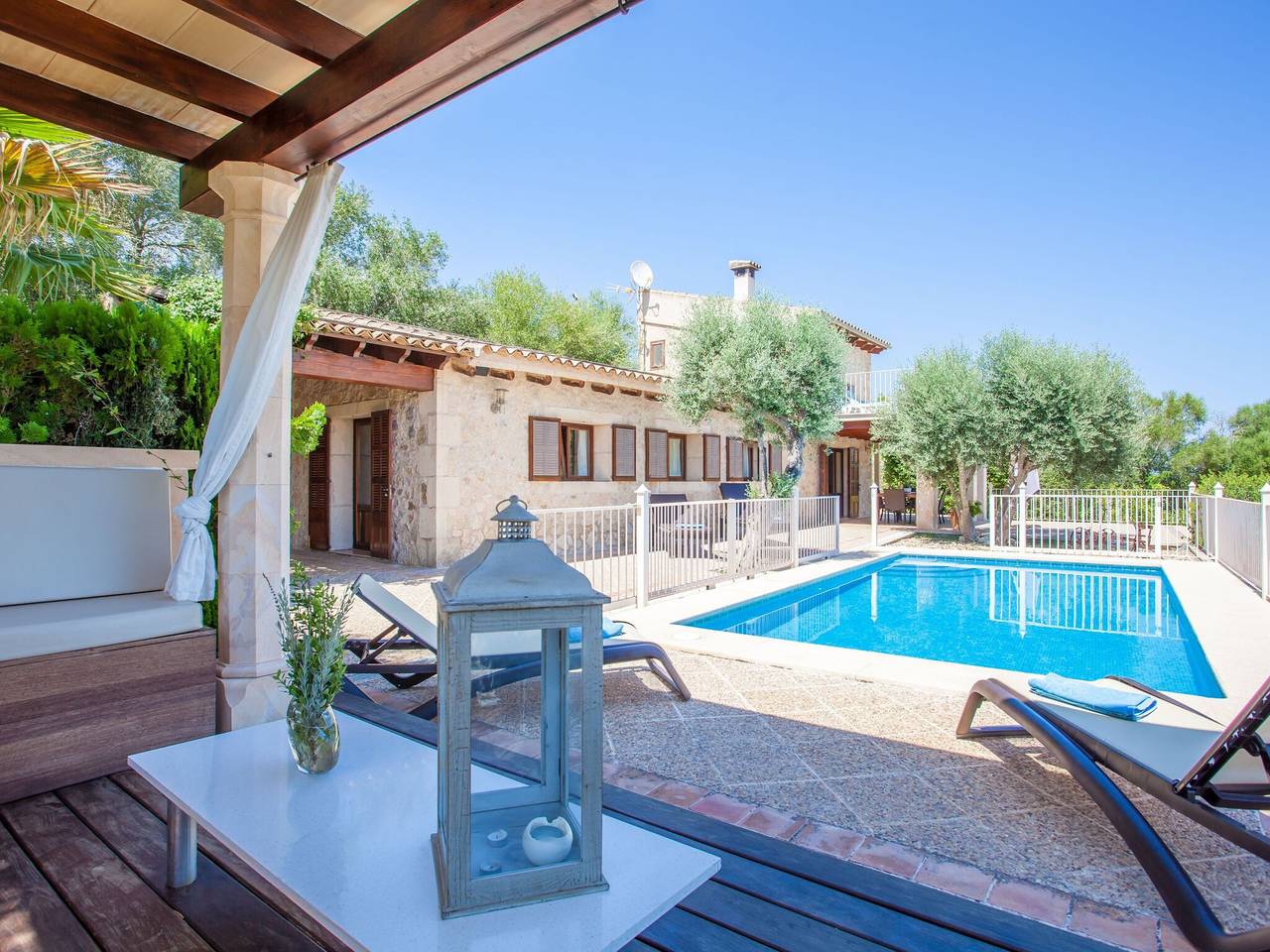 Ontspannen villavakantie op Mallorca in Petra, Mallorca Binnenland