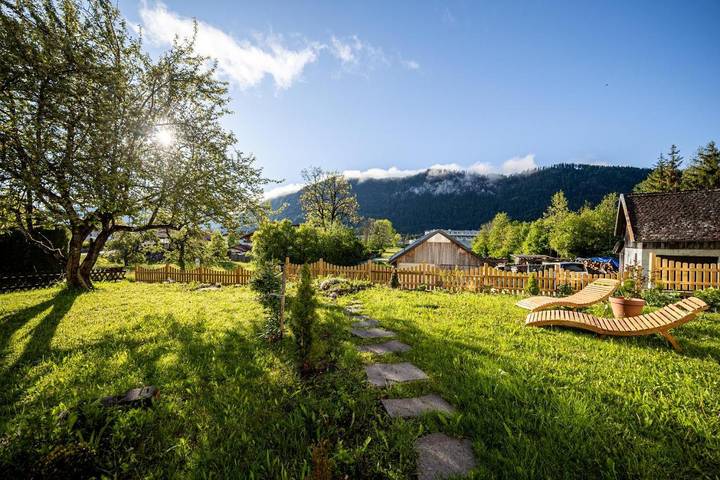 Ferienwohnung für 4 Personen, mit Terrasse und Garten sowie Ausblick