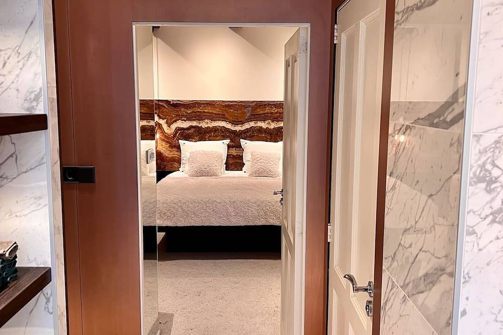 Ganze Wohnung, Highly Luxurious & Fancy 7-star Apartment in the City in Holländische Küste