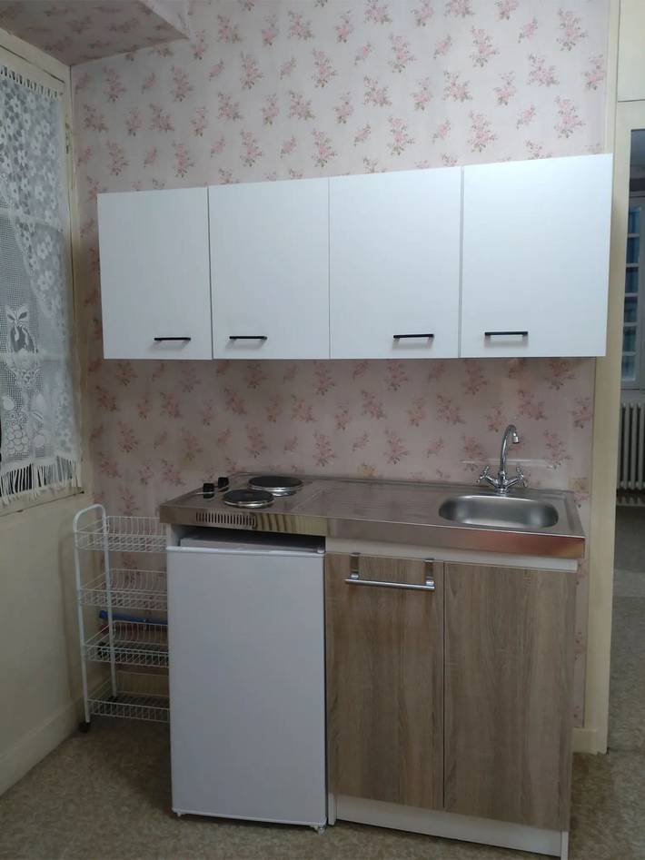 Ganze Wohnung, Appartement 'Lom' mit gemeinsamer Terrasse, Gemeinschaftsgarten und WLAN in Bourg-Argental, Regionaler Naturpark Pilat