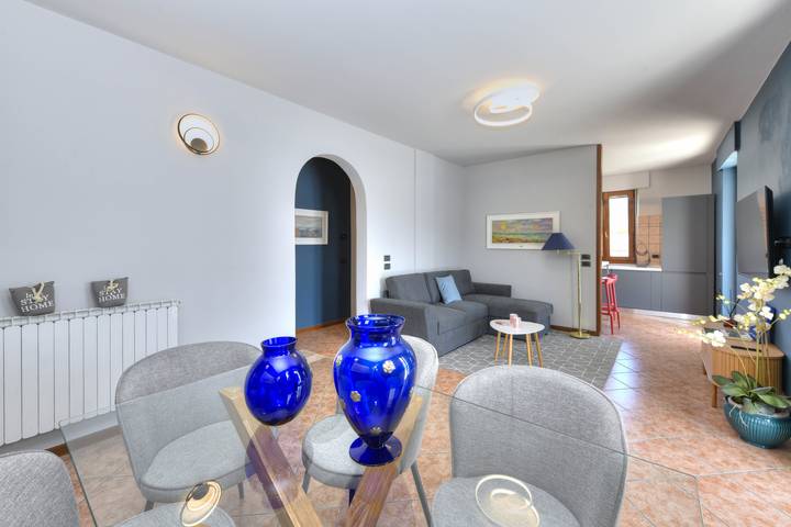 Apartamento entero, La Vela Deluxe by Garda FeWo in Saló, Montañas Garda