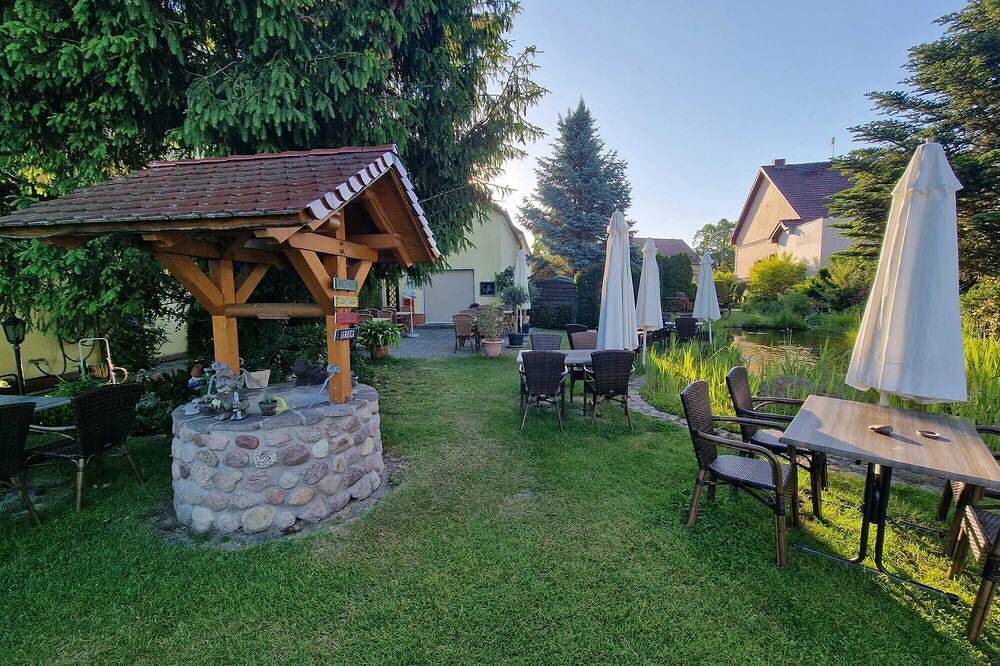 Gästezimmer mit bezauberndem Garten und Koi-Teich. in Trebbin, Teltow-Fläming