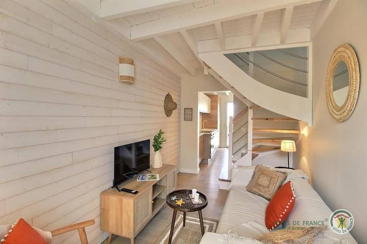 Location de vacances pour 3 personnes, avec terrasse et jardin dans Plage Tourony - 4