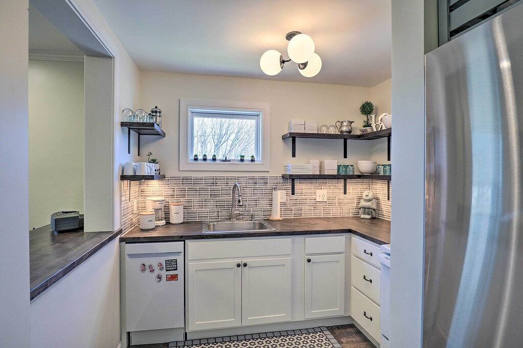 Ganze Wohnung, Charming & Walkable Fairport Village Apartment! in Fairport, Ontariosee