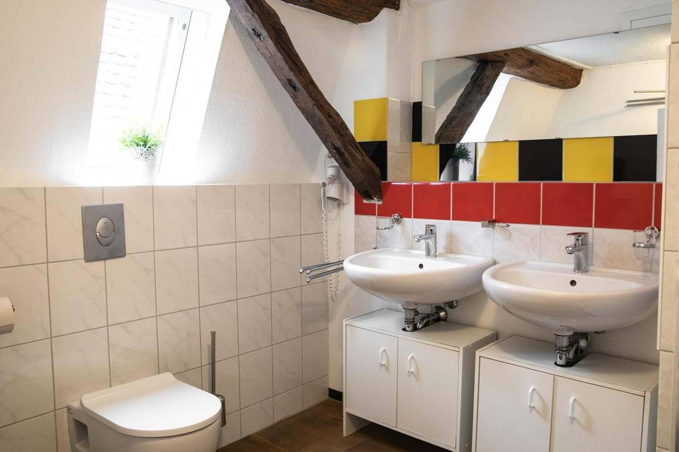 Ganze Ferienwohnung, Einzelzimmer 9 mit Etagenbad in Marburg, Landkreis Marburg-Biedenkopf