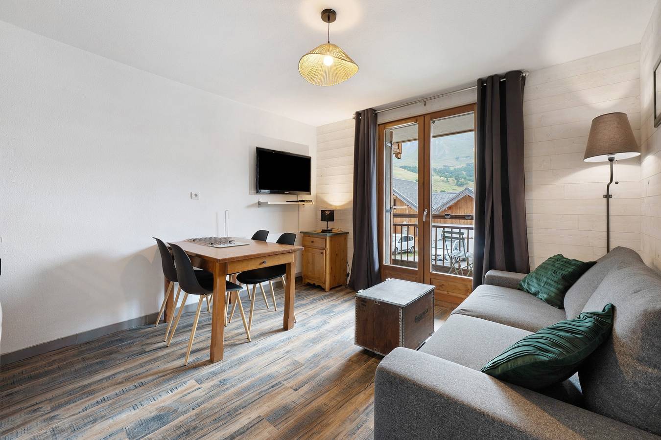 Ganze Wohnung, Appartement „Albiez“ mit Bergblick und Balkon in Col du Mollard, Albiez-Montrond