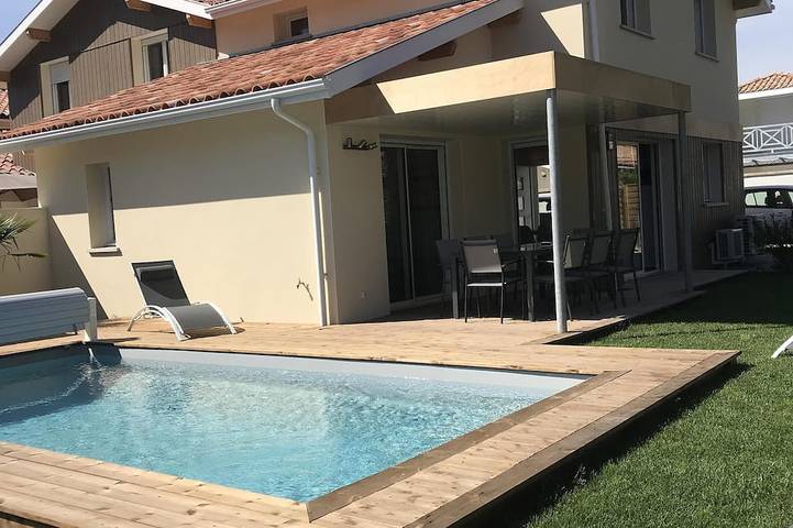 Location de vacances pour 8 personnes, avec terrasse et jardin dans Office De Tourisme De Moliets Et Maa