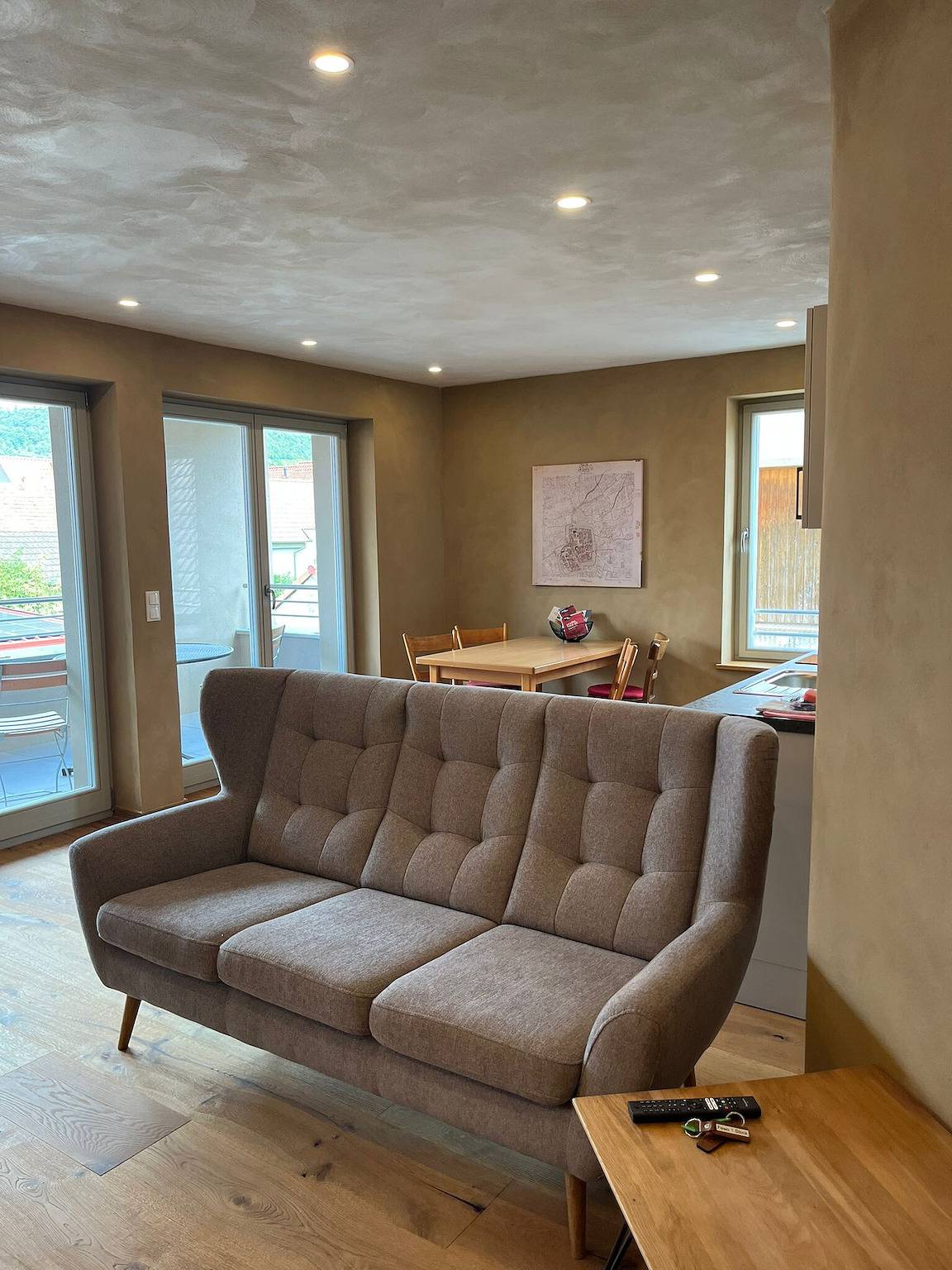 Ganze Wohnung, Apartment 'Ferienwohnung 1' mit privater Terrasse, Balkon und Wlan in Iphofen, Fränkisches Weinland