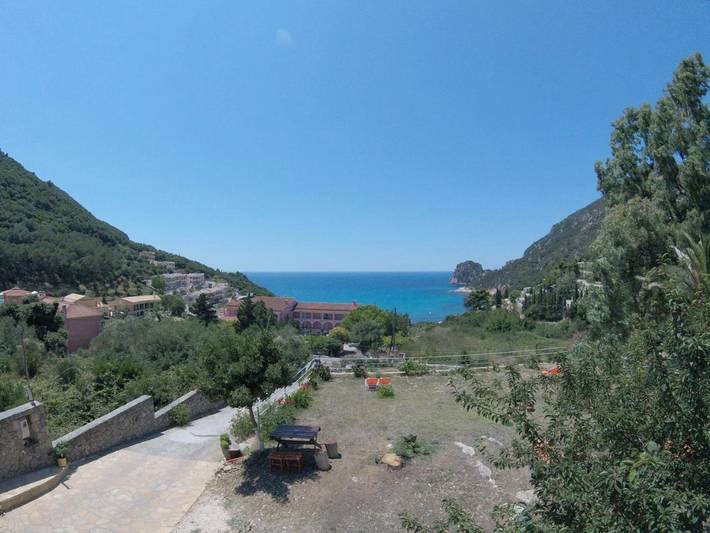 Appart’hôtel pour 2 personnes, avec Balcon et Terrasse ainsi que Jardin et Vue