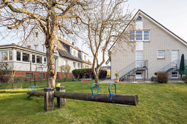Appartement entier, Appartement Nordhaus 2 près de la plage avec jardin partagé et Wi-Fi in Duhnen, Cuxhaven