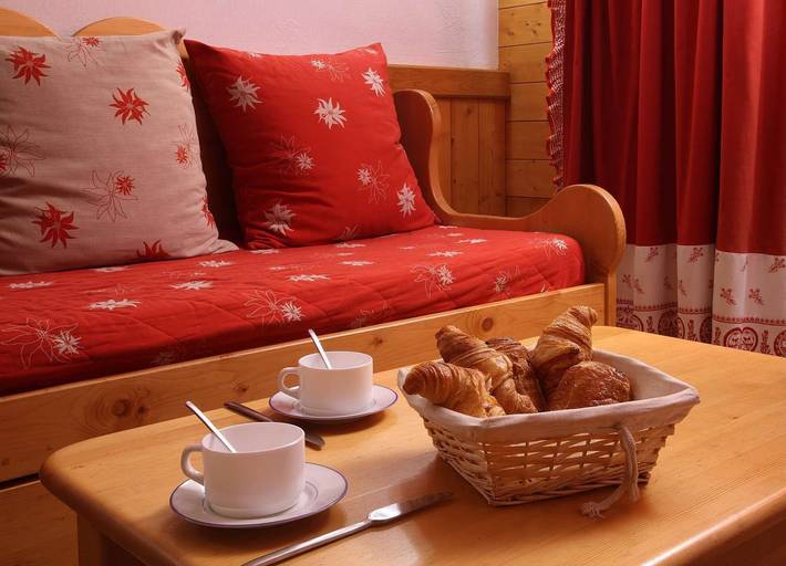 Gîte pour 4 personnes, avec terrasse ainsi que piscine et sauna à Oz - 3