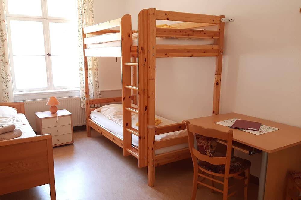 Ganze Wohnung, Dreibettzimmer für 2 Gäste mit 12m² in Bad Freienwalde (Oder) (272753) in Bad Freienwalde, Barnimerland Region