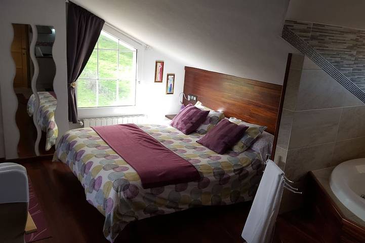 Ganze Wohnung, Loft mit Jaccuzi in Sonabia. Fantastische Aussicht auf das Meer und den Berg in Playa de Oriñón (Castro-Urdiales), Castro-Urdiales