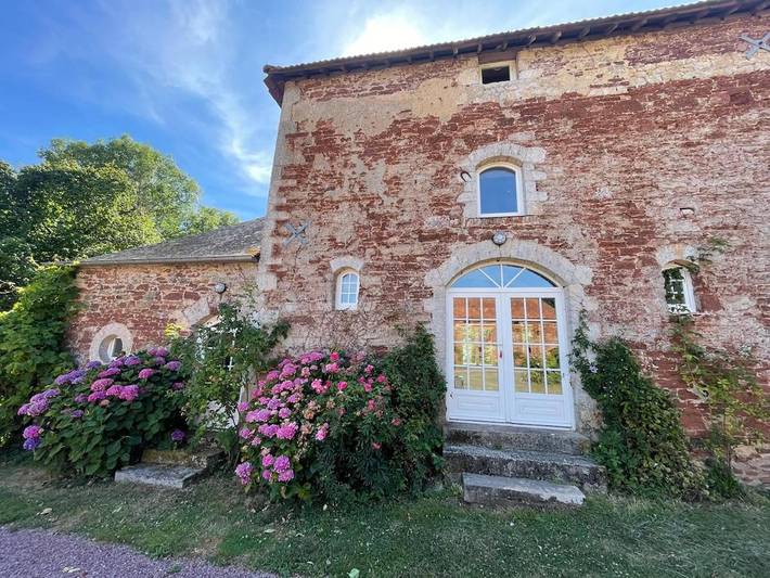Location de vacances pour 8 personnes, avec Balcon et Terrasse ainsi que Jardin et Vue à Lison