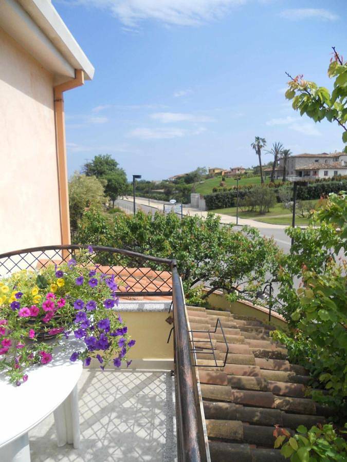 Ferienwohnung für 4 Personen, mit Balkon und Terrasse sowie Garten und Ausblick