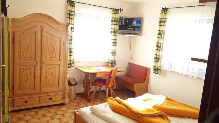 Vakantiewoning voor 2 personen, with Balkon and Sauna as well as Uitzicht in Tannheim