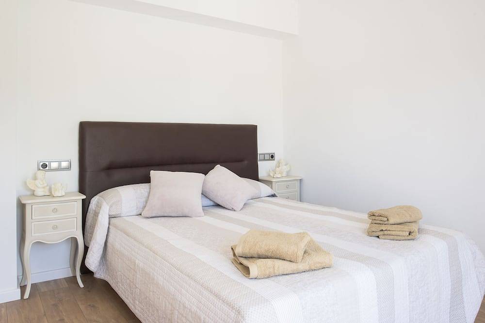 Batlet casa moderna, fantástica piscina y bbq en zona tranquila, climatizada. in s'Horta, Felanitx