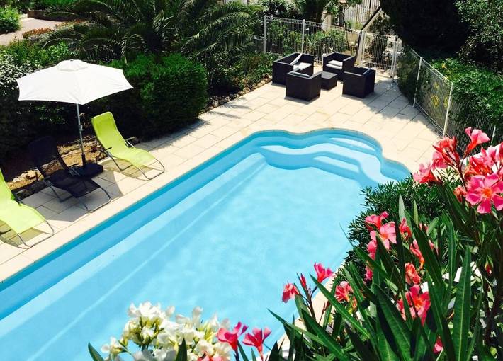 Maison d’hôte pour 3 personnes, avec piscine ainsi que vue et jardin à Fréjus - 2