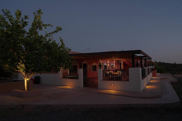 Casa rural para 12 personas, con Terraza y Jardín además de Piscina y Vistas al lago en Alosno - 2