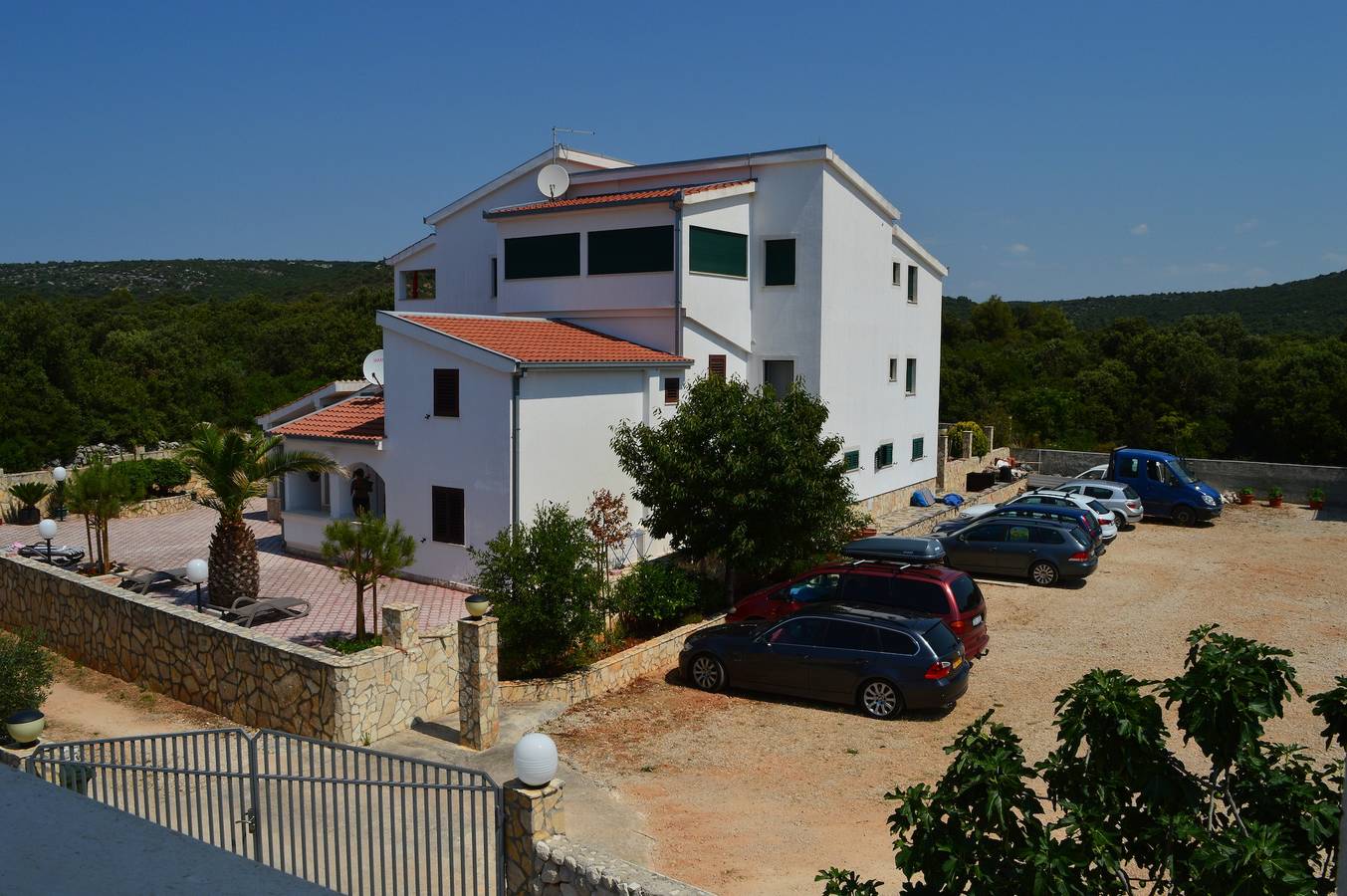 Ganze Wohnung, 3-Zimmer-Ferienwohnung mit Terrasse Bucht Ljubljeva, Trogir A-14314-e in Vinisce, Split-Dalmatien