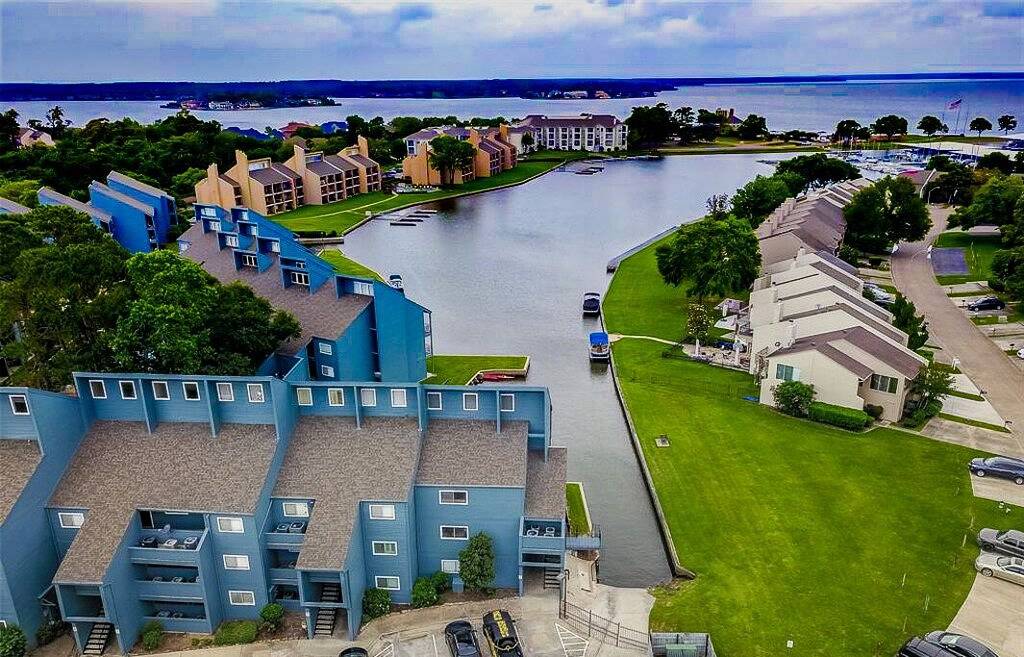 Ganze Wohnung, Genießen Sie den Luxus in der Stadt mit dem Frieden außerhalb der Stadt in Lake Conroe
