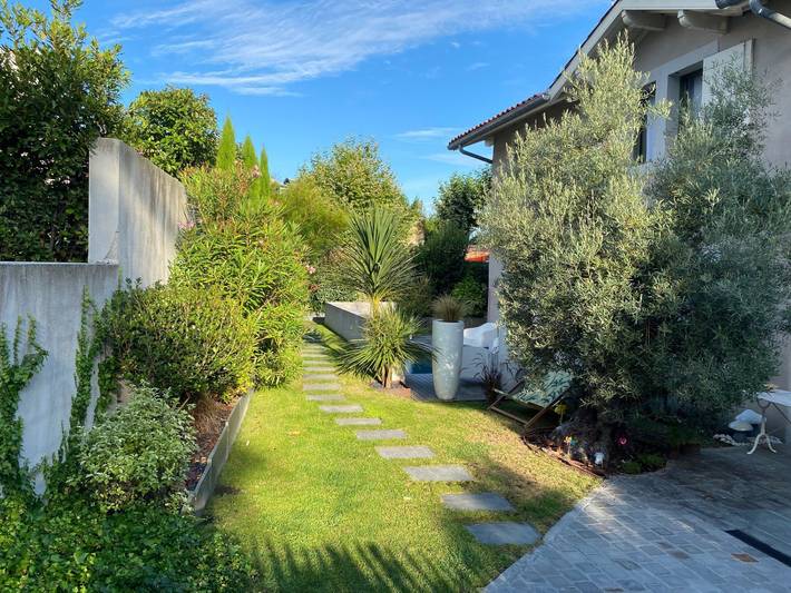 Location de vacances pour 2 personnes, avec jardin et piscine dans Côte Basque - 2