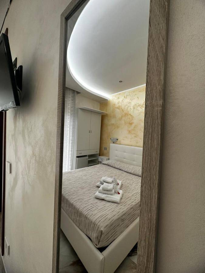 Chambre d’hôte pour 2 personnes, avec balcon et vue, adapté aux familles à Tropea - 3